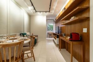 CurtaArpoador: Charmoso, arborizado, 5min praia