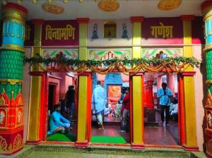 Omji Chintamani Ganesh - 100m from ghat