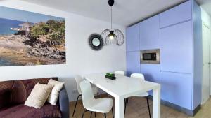 Apartment with Ocean View and Free Parking