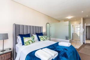 Seaside Village C22 by CTHA