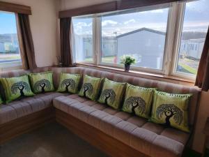 The Willow Caravan Cliff Top Coastal Retreat at Eyemouth Holiday Park Sleeps 6 Near Beach