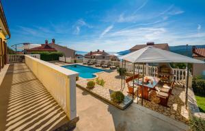 Cozy Apartment In Rabac With Wifi