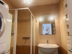 One bedroom apartment in the center of Cannes, next to the Carlton, a few meters from the Croisette - 367