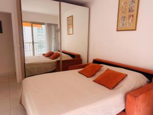 One bedroom apartment in the center of Cannes, next to the Carlton, a few meters from the Croisette - 367