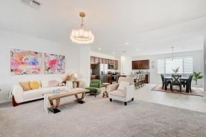 Discounted Monthly Beautiful Villa Near Strip