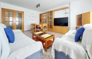 2 Bedroom Lovely Apartment In Vinaroz