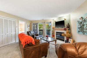 Fairway Retreat for 6 - Walk-in and Pet Friendly