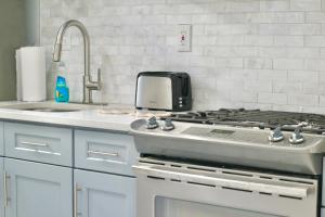 Cozy modern Bellerose