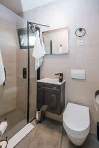 LuxStay Apartments APT4 - Private Parking, Balcony