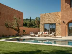 Gaia by Vintage Travel