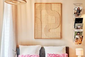 A small studio in Le Marais - VI