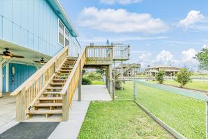 Ultimate Canal Front Game Room Boat Ramp