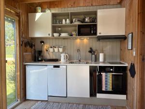 Cozy Small Holiday Home With Sea View