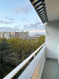 Cozy & Spacious 3BR Paris Apartment with Balconies Metro 6 Glacière