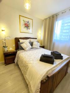 Cozy & Spacious 3BR Paris Apartment with Balconies Metro 6 Glacière