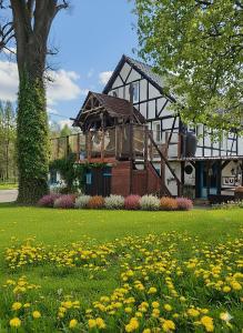 The Old Barn Luksusowa Stodoła z Całorocznym Jacuzzi Kominkiem i Widokiem na Wzgórza i Las dla 8-10 osób na Dolnym Śląsku min 2 noce