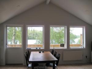 Lakefront house with jetty, boat and great fishing