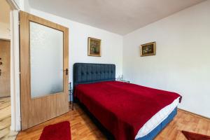 Central City Retreat - with Natural Lighting