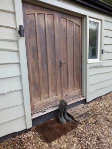 Woodland Cabin - Cotswold Way - Logs & Dogs