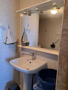 Studio sur les hauteurs de La Ciotat vue mer