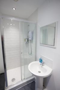 MCCARTNEY SUITE 5 Bedrooms, 5 bathrooms