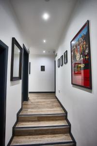 STARR SUITE 6 Bedrooms, 6 Bathrooms