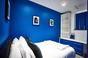 STARR SUITE 6 Bedrooms, 6 Bathrooms