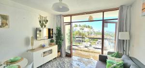 Apartment with pool Las Américas by Vapagó Tenerife