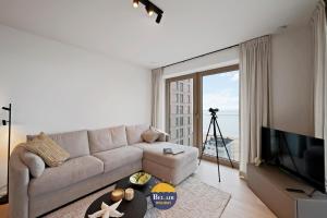 Exclusive two-bedroom apartment with panoramic sea and city views T153