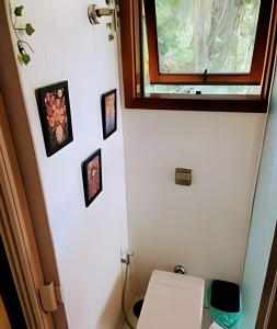 Suíte c Café, Hidro, Lareira e Piscina - 20min SP