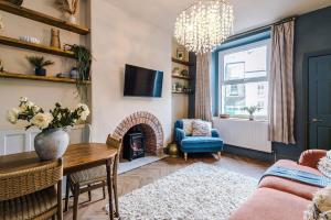 Rufloreo Flats, 2 beds, central