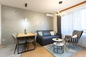 Evergreen 301 - Luxury ski apartment near gondola