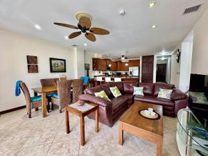 3 Bedroom Condo with Ocean View - Tres Regalos 201N