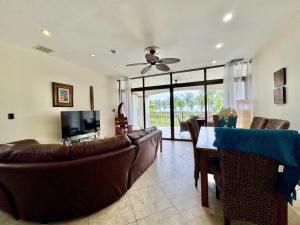 3 Bedroom Condo with Ocean View - Tres Regalos 201N