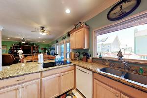 Escape Ocean View l Large Deck Sleeps 10