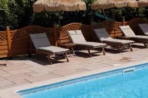2Bed Gite Sleeps 6 - Pool Hot Tub Parking