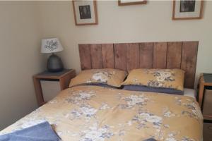 3 Bed Villa Sleeps 5 - Hot Tub Pool Parking