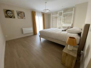 Magnifique Vue Vieux Port et Tours de La Rochelle - Appartement 120m2 - Les Suites du Trente