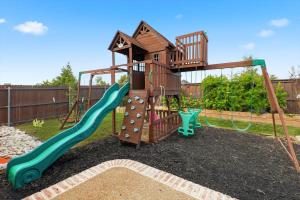 5BD 4BA Entertainment Hub - Playground Cinema Gym