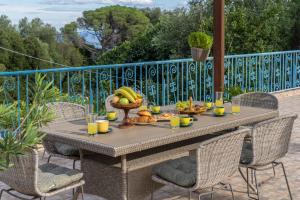 LEMON TREE GARDEN near Mirtos beach