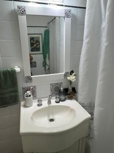 Departamento con balcón a dos cuadras de la playa