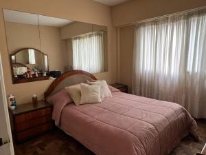 Departamento con balcón a dos cuadras de la playa