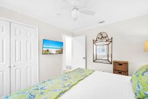 Book Me Baby! You are in Luck! I Am Gulf Front!