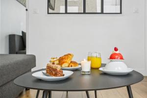 Lavie Maison Eiffel AC Hot Tub