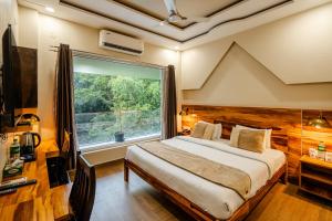 Royal Residence Near 32nd Avenue - Gurugram