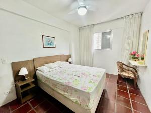 2 quadras praia pitangueiras apto da malu