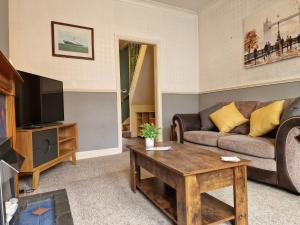 Devon St - Cozy home, Free easy parking!