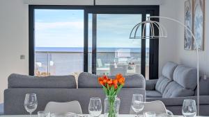 SUNSET CLIFFS azure apartment