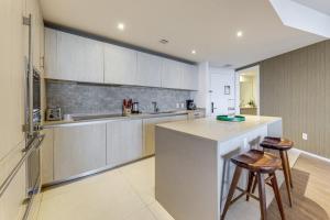 Luxe Condo with Hallandale Beach Oceanfront View!