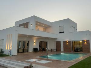 Villa Haute standing à coté plage Hassi jerbi